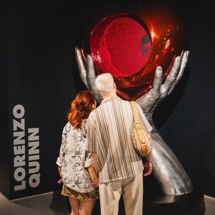 Lorenzo Quinn balloon sculpture at Moco Museum London.